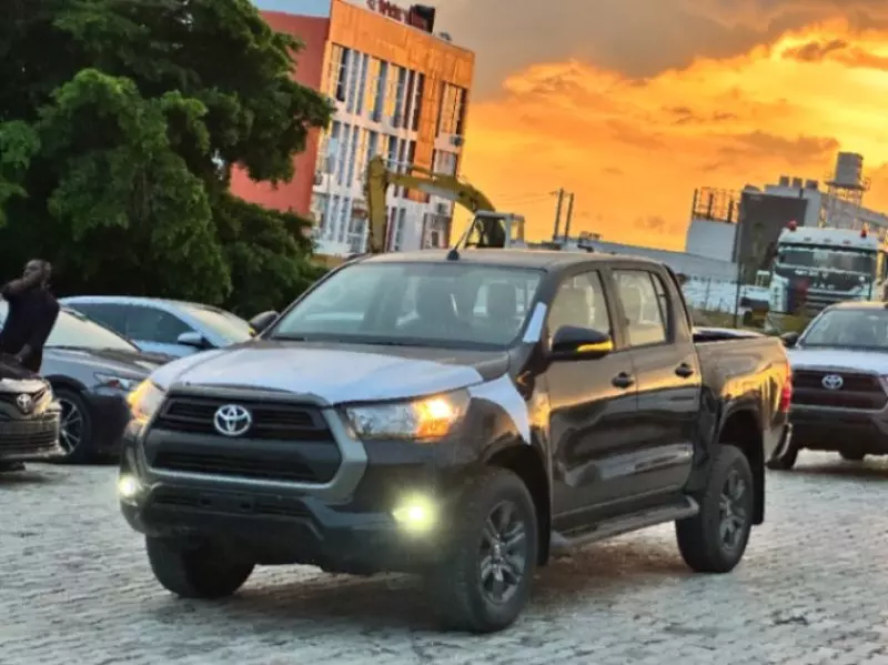 TOYOTA Hilux   - 2025