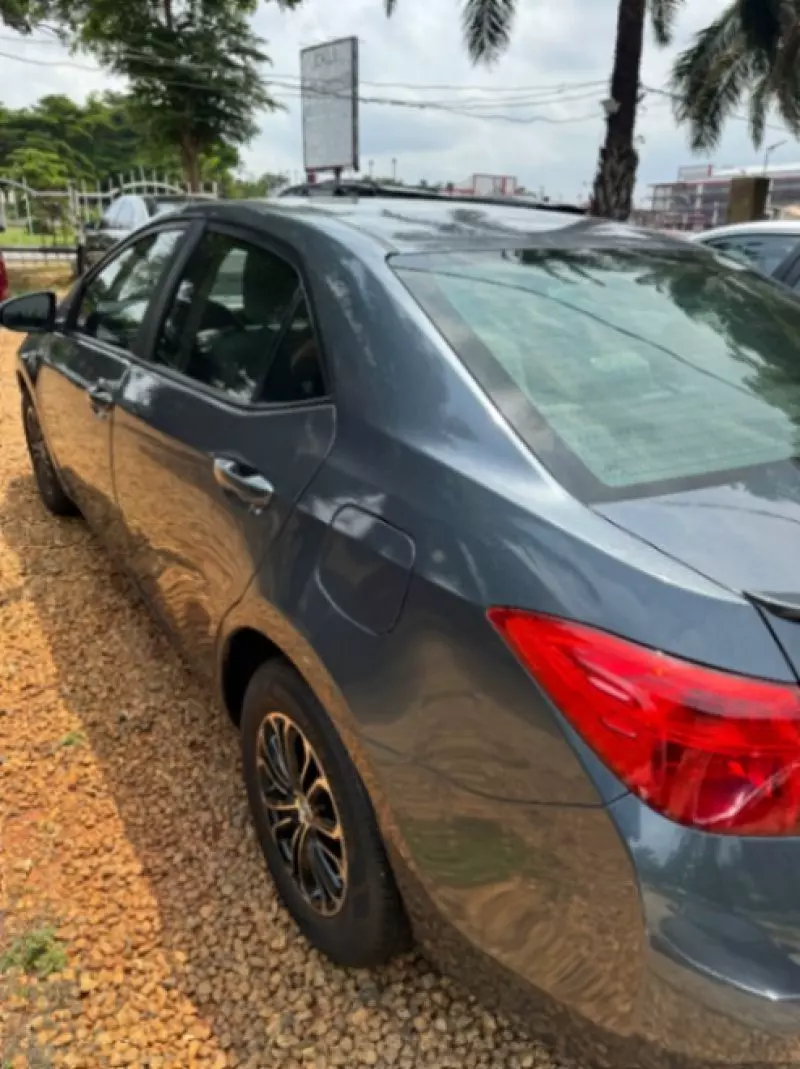 Toyota Corolla   - 2015