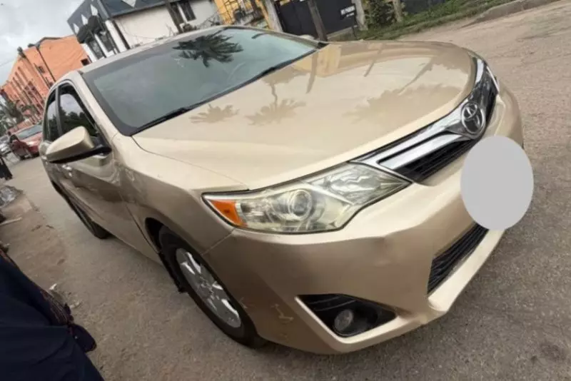 TOYOTA Camry   - 2012