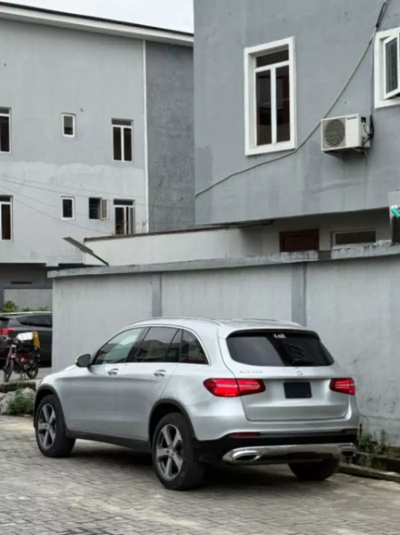 Mercedes-Benz GLC 300   - 2016