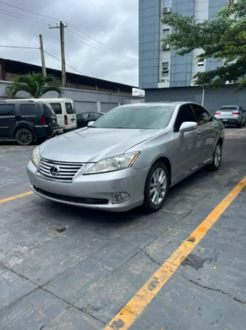 Lexus ES - 2012