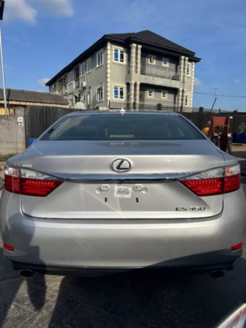 Lexus ES - 2014