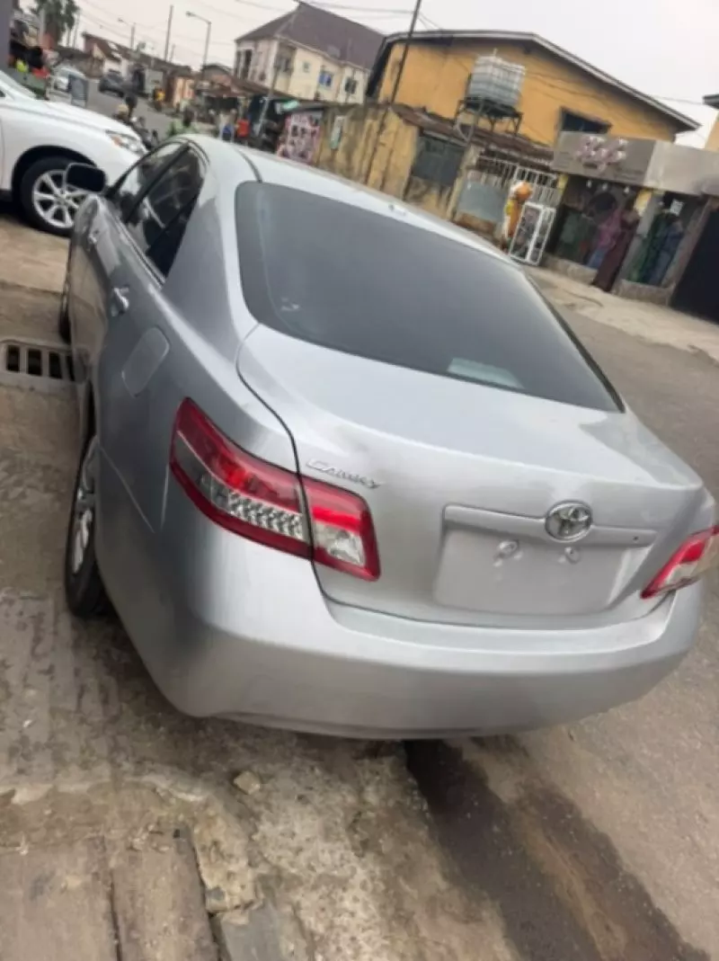 TOYOTA Camry   - 2011