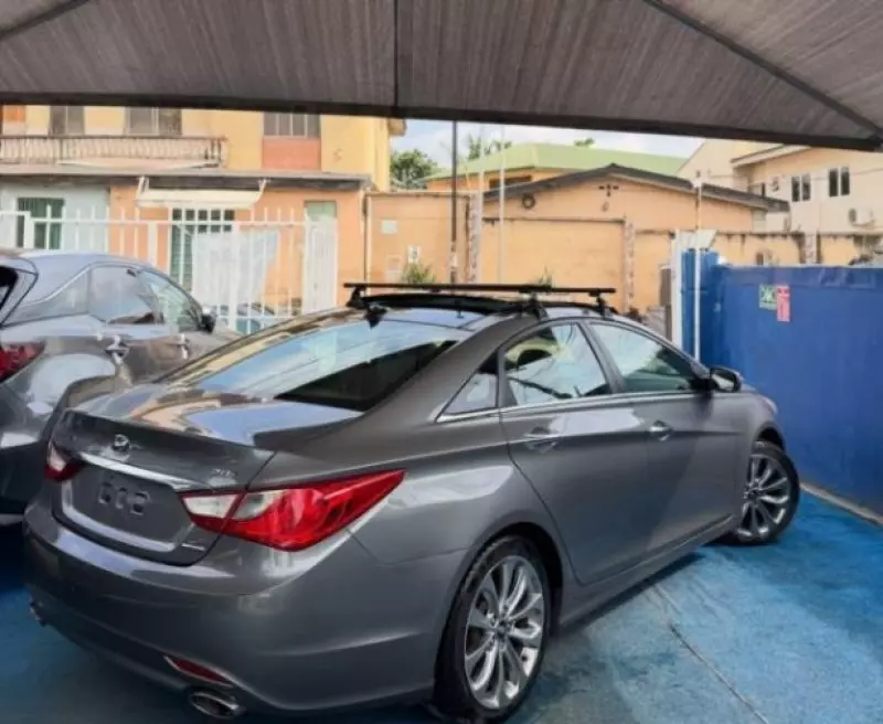 Hyundai Sonata   - 2013