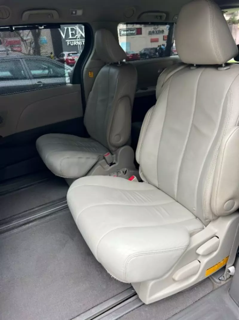 Toyota Sienna   - 2013