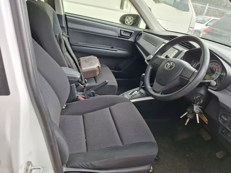 Toyota Fielder    - 2012