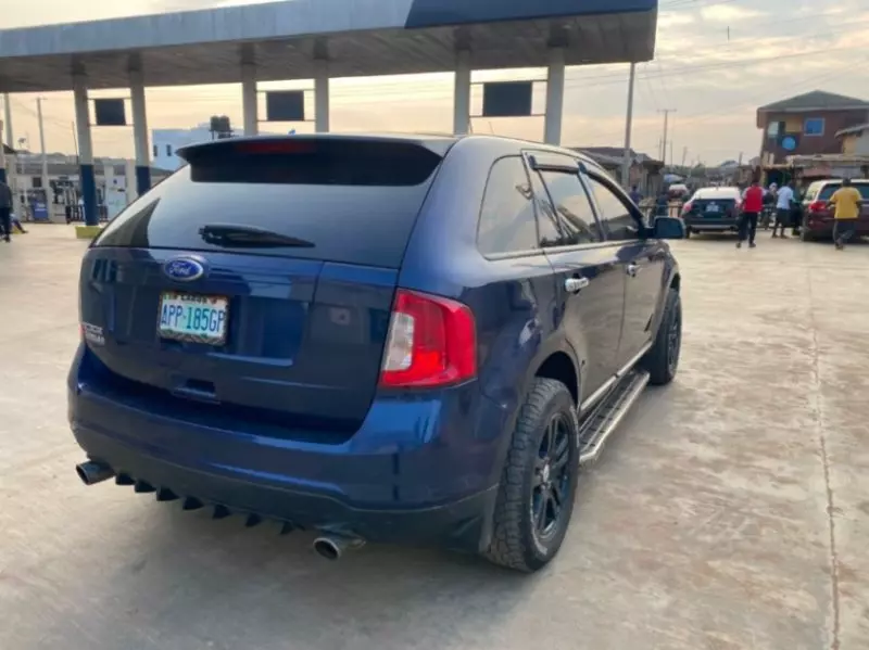 Ford Edge   - 2011