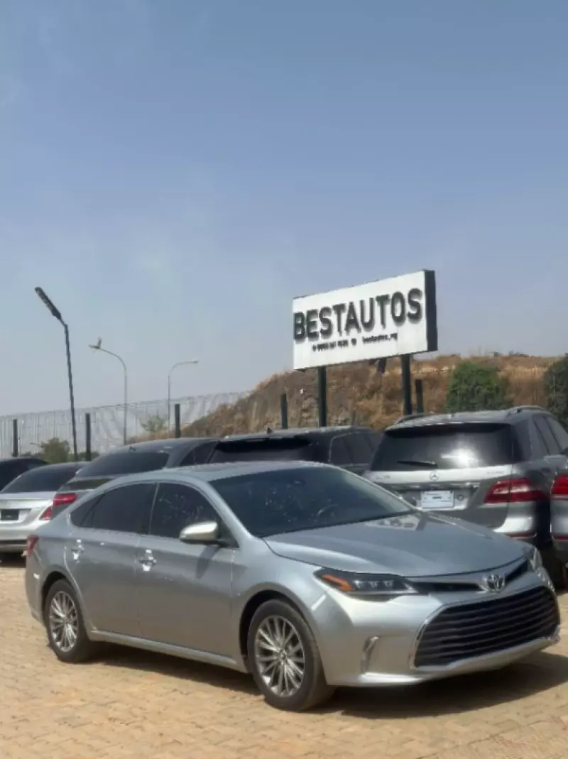 Toyota Avalon   - 2016