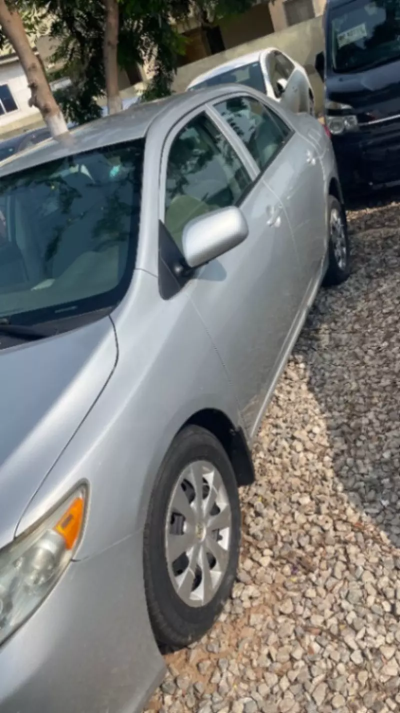 TOYOTA Corolla   - 2010