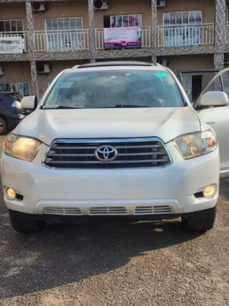 Toyota Highlander   - 2010