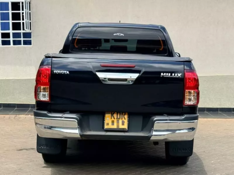 Toyota Hilux    - 2018