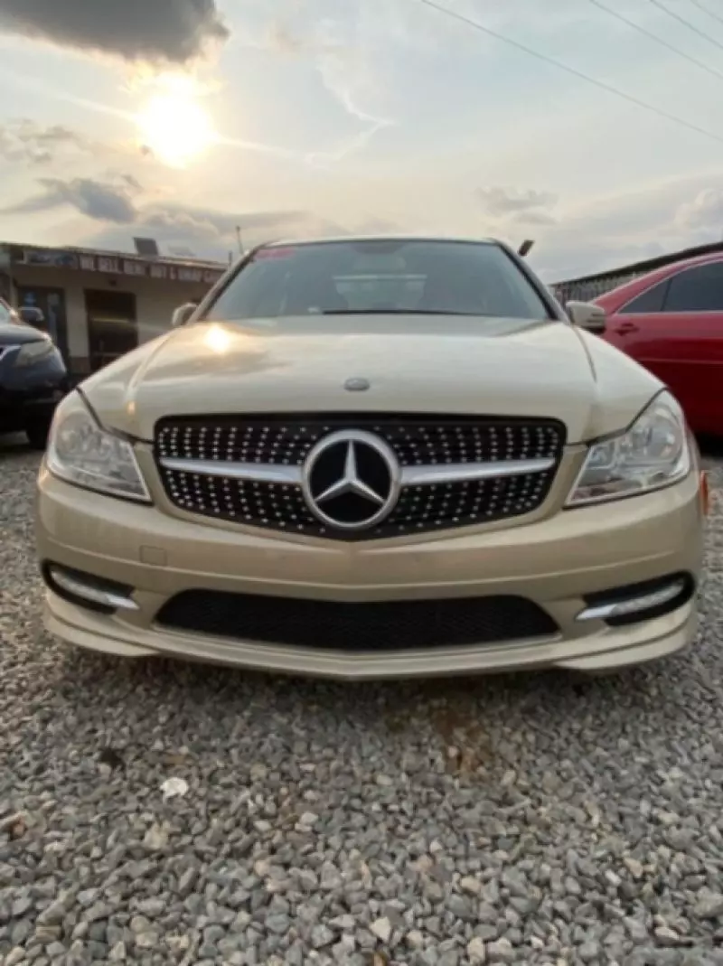 Mercedes-Benz C 300   - 2011