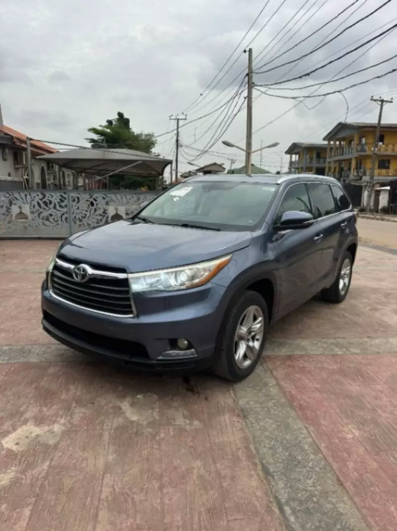 Toyota Highlander   - 2014