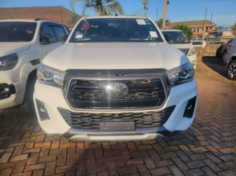 Toyota Hilux   - 2020