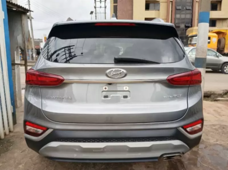 Hyundai Santa Fe - 2019