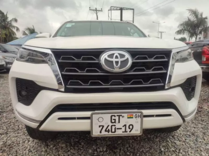 TOYOTA Fortuner   - 2019