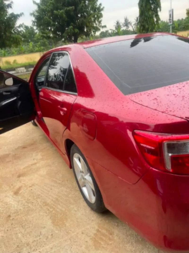 TOYOTA Camry - 2014