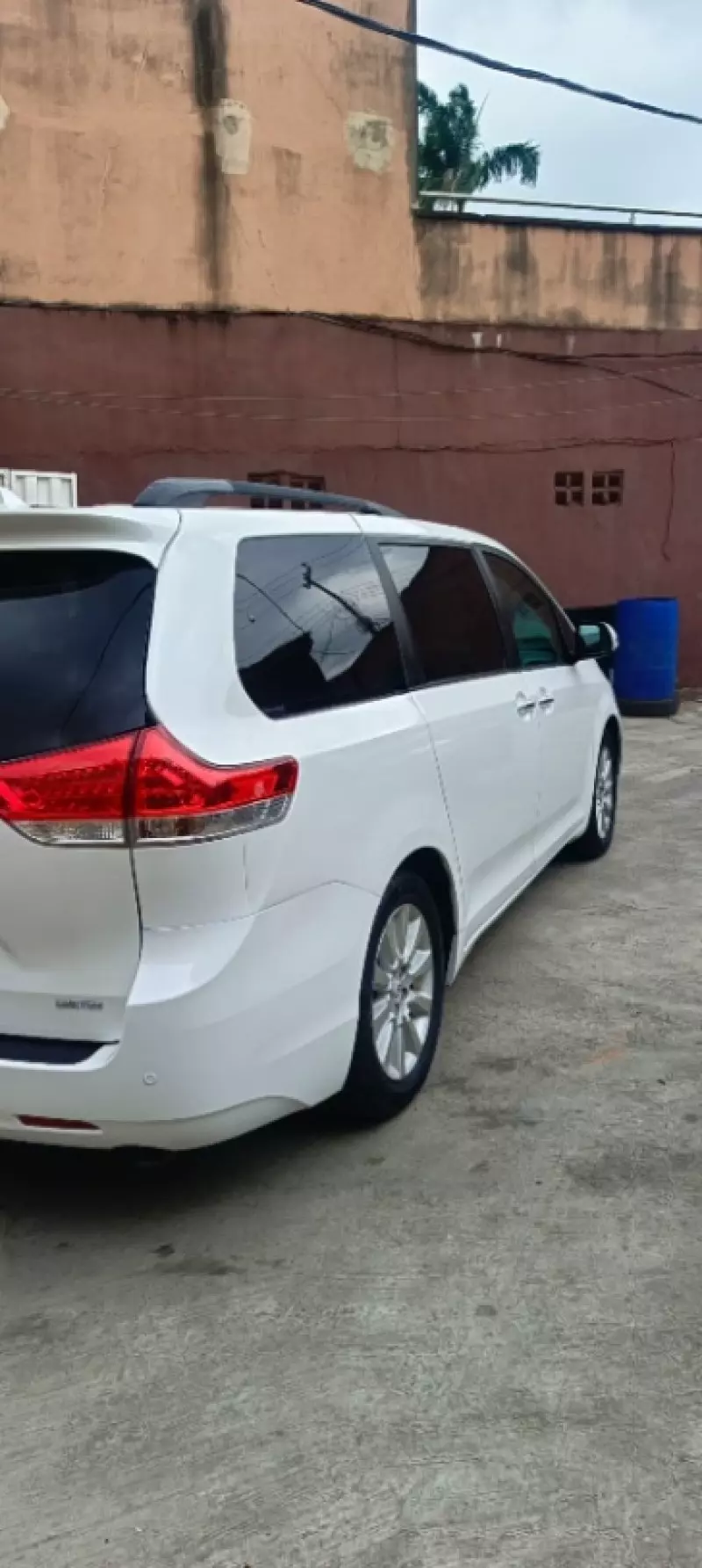 Toyota Sienna   - 2014