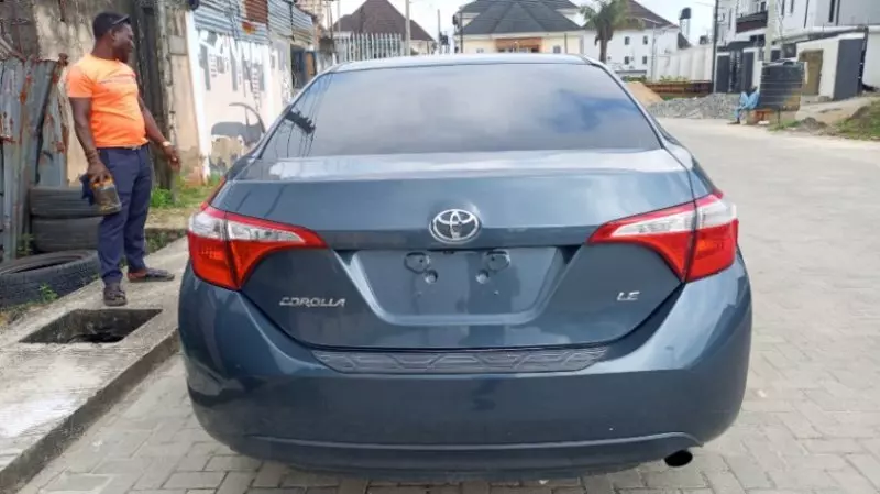TOYOTA Corolla   - 2015
