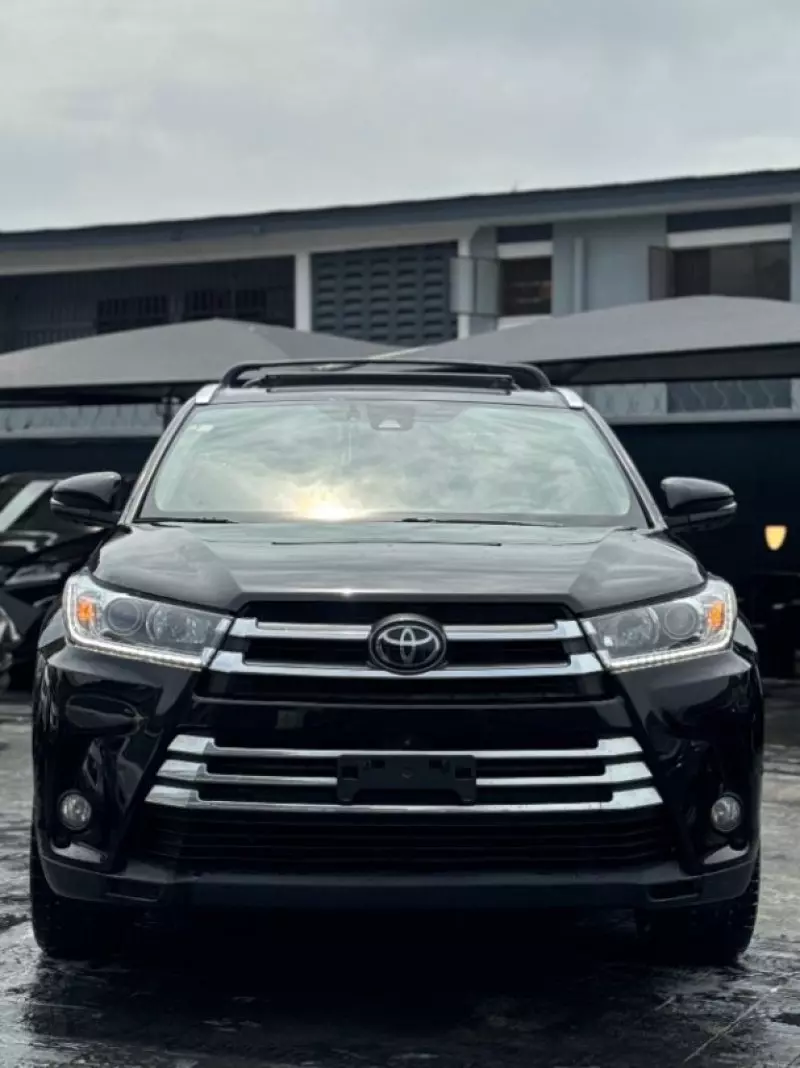 Toyota Highlander   - 2017