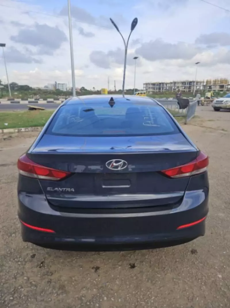 Hyundai Elantra   - 2017