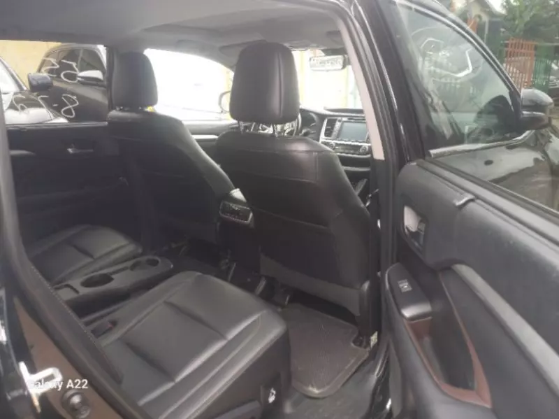 Toyota Highlander   - 2019