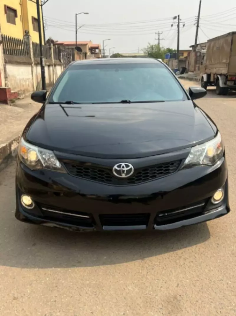 Toyota Camry - 2013