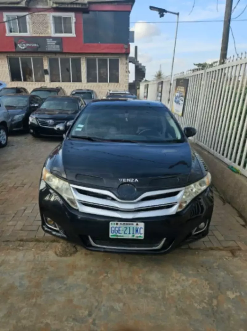 TOYOTA Venza   - 2011