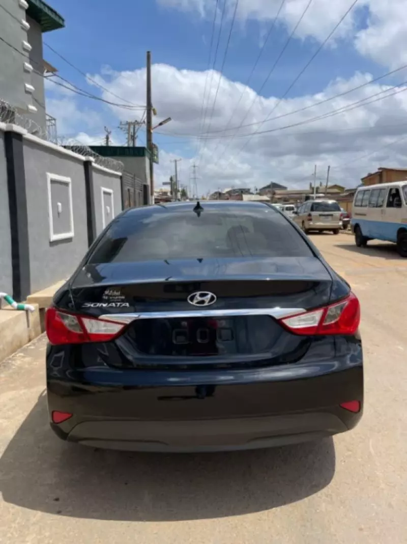 Hyundai Sonata   - 2014