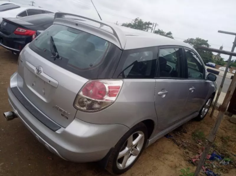 Toyota Matrix   - 2005