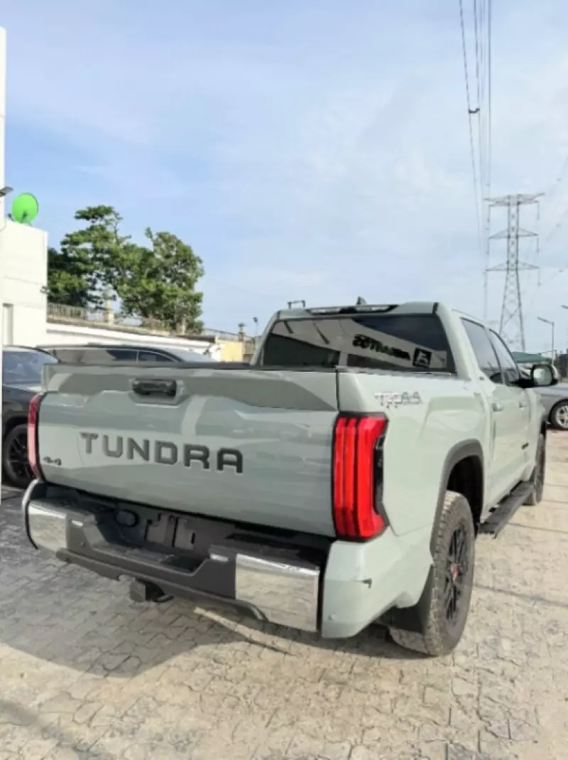 TOYOTA Tundra   - 2024
