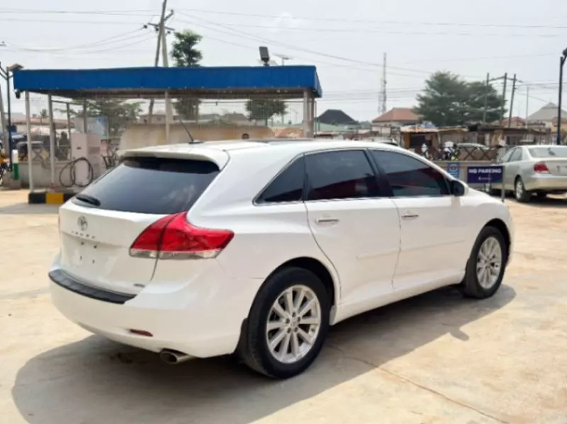 Toyota Venza   - 2011