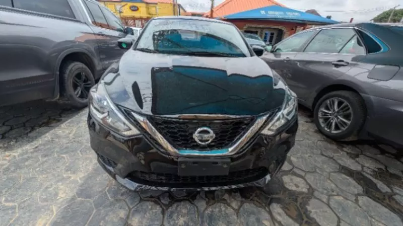 Nissan Sentra   - 2016