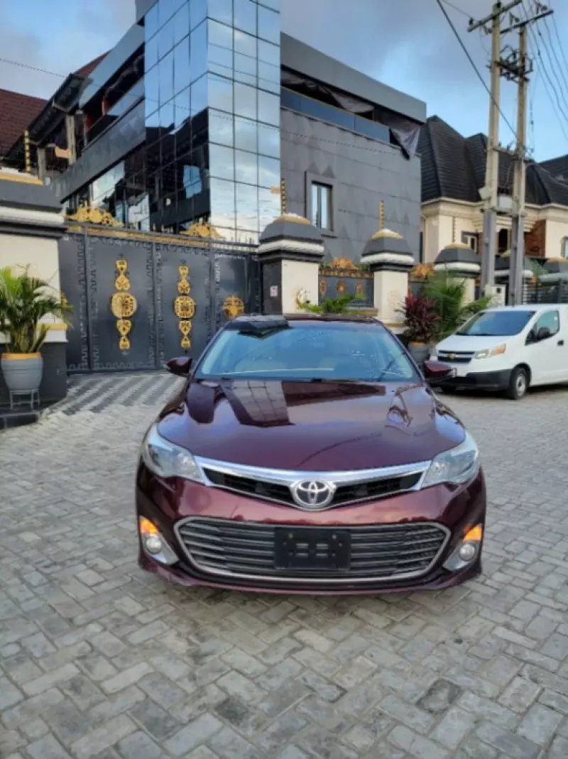 Toyota Avalon   - 2013