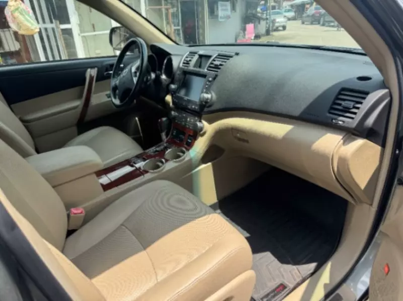 TOYOTA Highlander - 2012