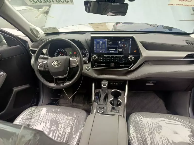 Toyota Highlander   - 2021
