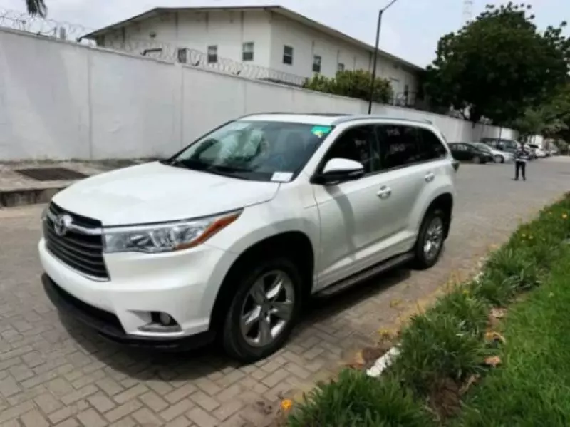 TOYOTA Highlander   - 2015