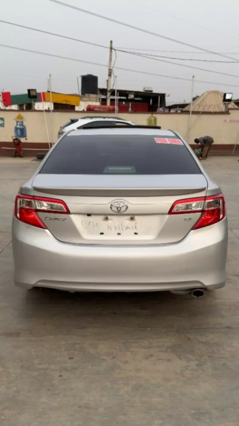 Toyota Camry - 2012