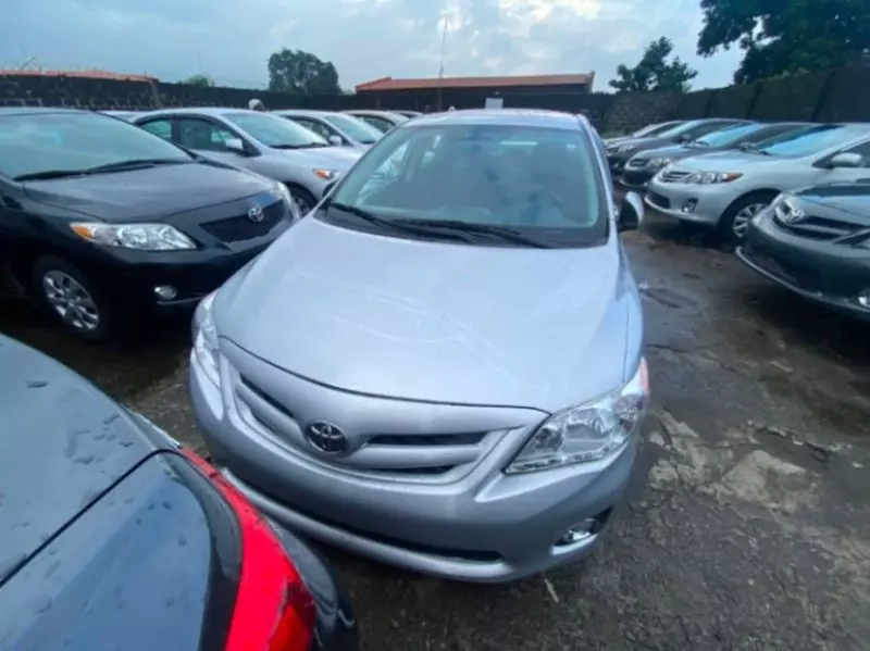 TOYOTA Corolla   - 2010