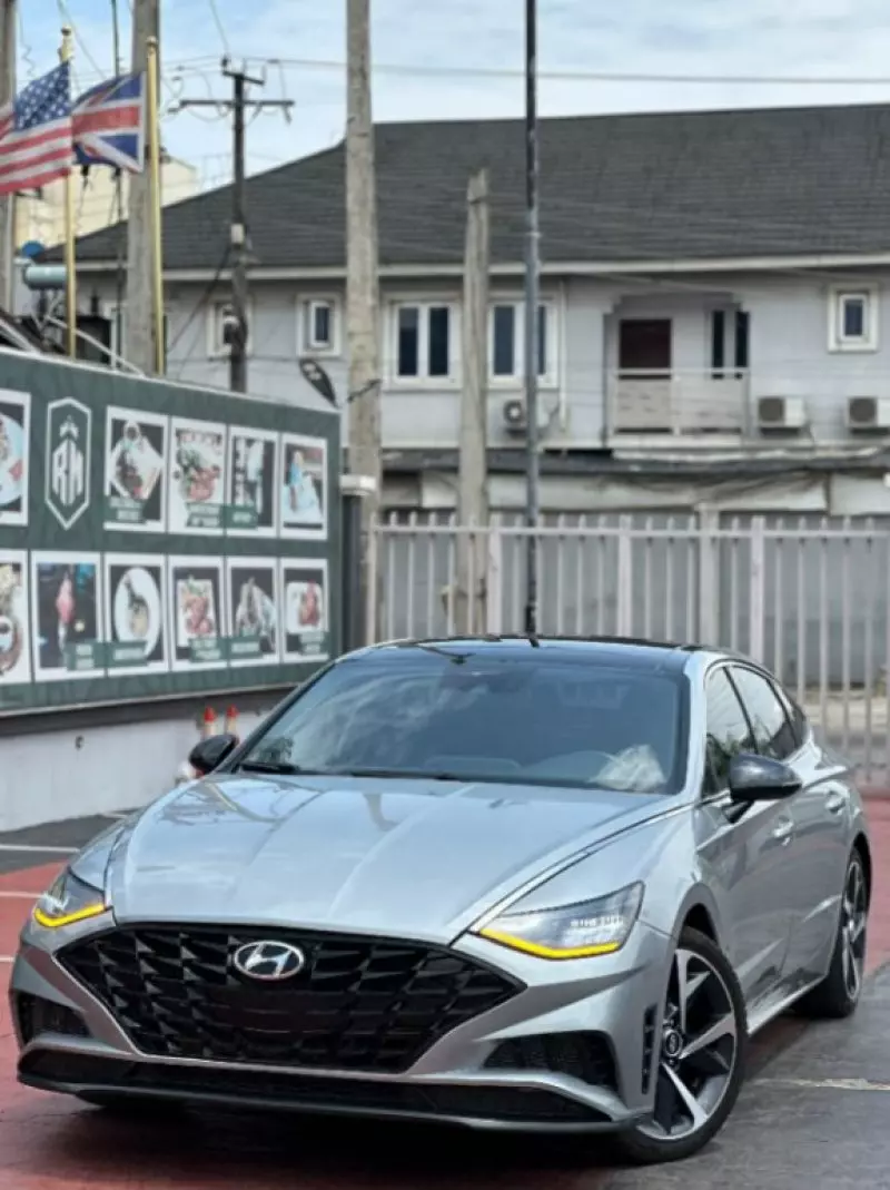 Hyundai Sonata   - 2021