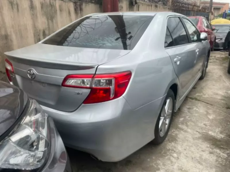 TOYOTA Camry   - 2013