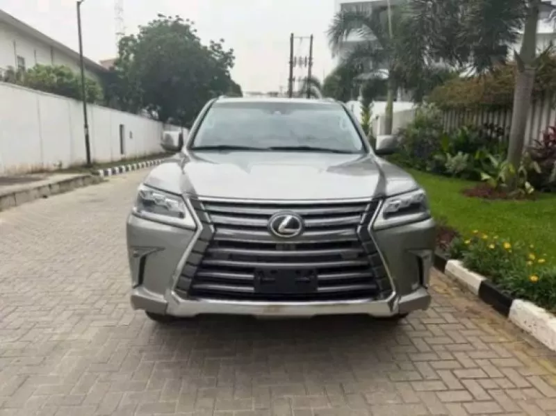 Lexus LX 570   - 2017