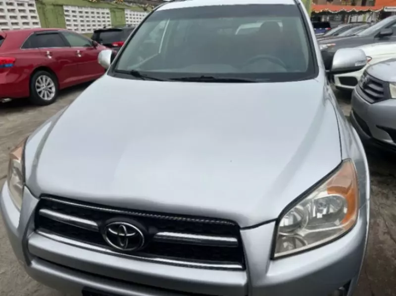 Toyota RAV4   - 2010