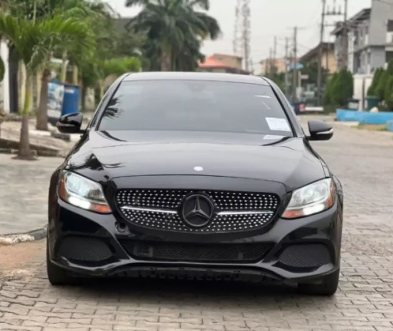 Mercedes-Benz C 300   - 2015