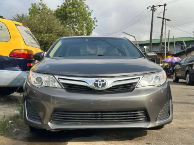 Toyota Camry   - 2012