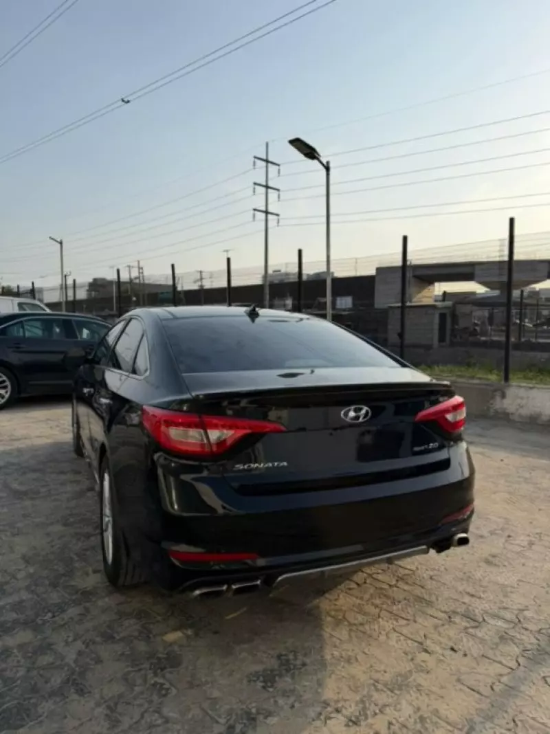Hyundai Sonata   - 2015