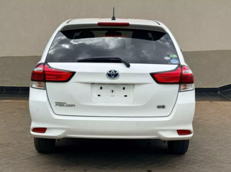 Toyota Fielder hybrid    - 2018