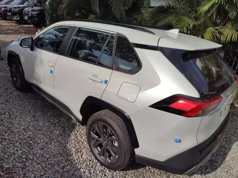 TOYOTA RAV 4 - 2025