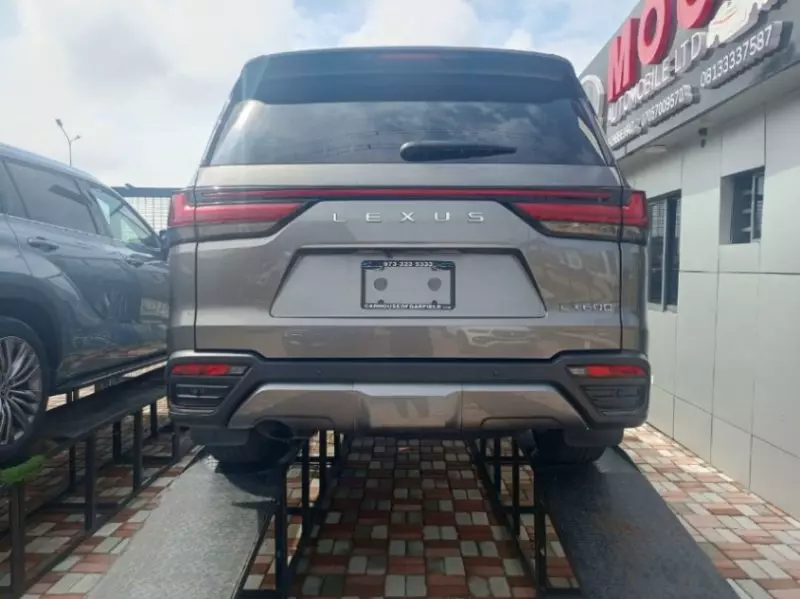 Lexus LX 600   - 2022