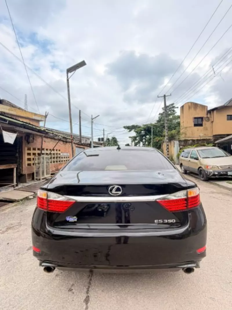 Lexus ES   - 2013